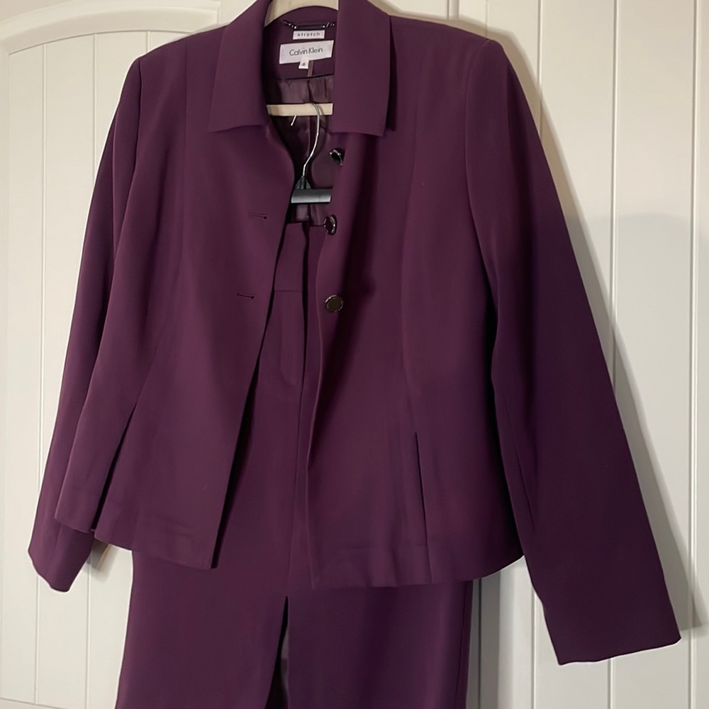 CALVIN KLEIN Size 8 Purple Plum Suit